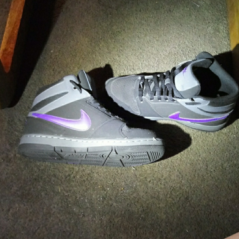 Size 7.5 womens nikes
